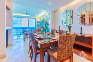 In-room dining - Deep Blue Condos - 301 (Isla Mujeres)