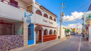 Unclassified image, 3 of 5, button - Studio Sandia (Isla Mujeres)