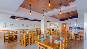 Dining - Isla 33 - Studio 2413 (Isla Mujeres)
