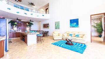 House | Living room | TV, DVD player