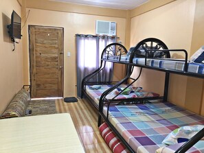 Family Room | Free WiFi, bed sheets