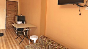 Unclassified image, 2 of 22, button - FM Transient House Room For Rent Tagaytay (Tagaytay)