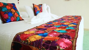1 bedroom, free WiFi, bed sheets - Tres Mentiras Boutique Hotel Chiapas (Isla Mujeres)