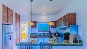 Private kitchen - Isla Retreats - Villa 6 (Isla Mujeres)