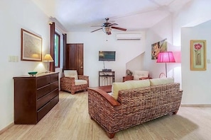 Villa | Living room | TV, DVD player