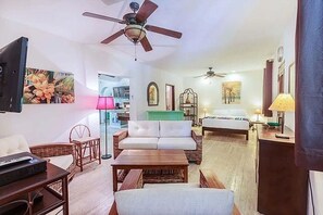 Villa | 8 bedrooms, free WiFi - Isla Retreats - Entire Resort (Isla Mujeres)