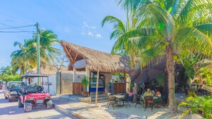 Unclassified image, 2 of 20, button - Paradise Suites Teotl Jr (Isla Mujeres)