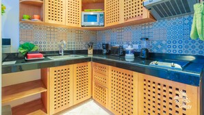 Condo | Private kitchen - Deep Blue Condos - 302 (Isla Mujeres)