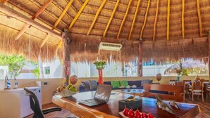 Room | Private kitchen - Paradise Suites Hasen (Isla Mujeres)