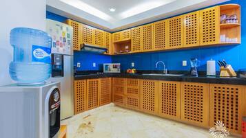 Condo | Private kitchen | Stovetop, coffee/tea maker