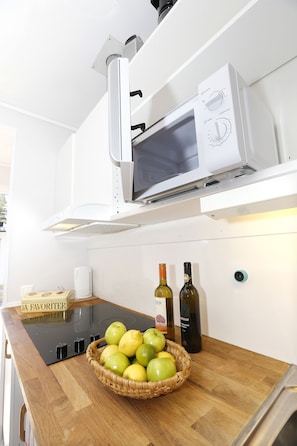 Apartment, 2 Schlafzimmer | Eigene Küche | Kühlschrank, Mikrowelle, Herdplatte, Wasserkocher mit Kaffee-/Teezubehör