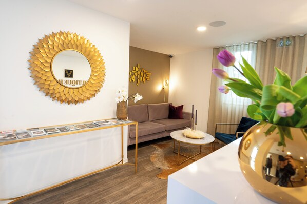 Reception - V Boutique Hotel (Boeblingen)