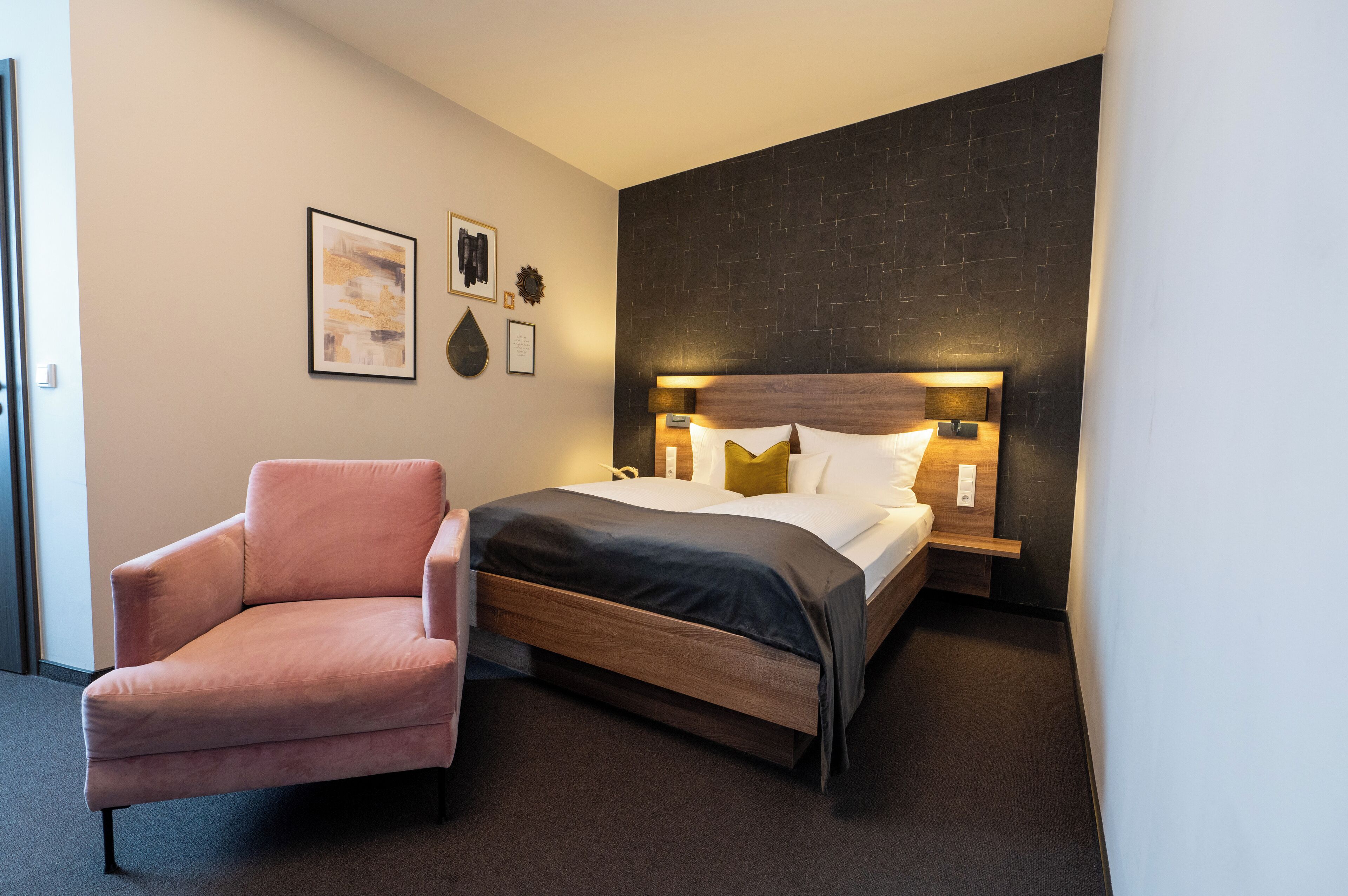 Minibar, bureau, rideaux occultants, chambres insonorisées