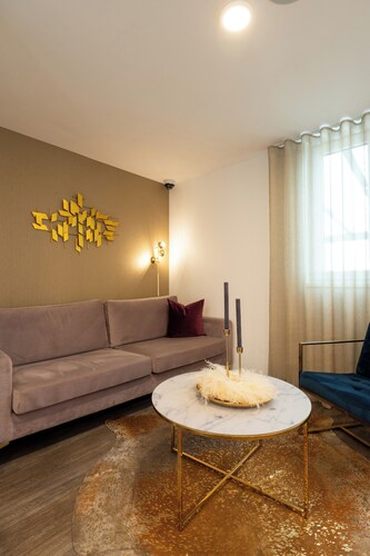 V Boutique Hotel