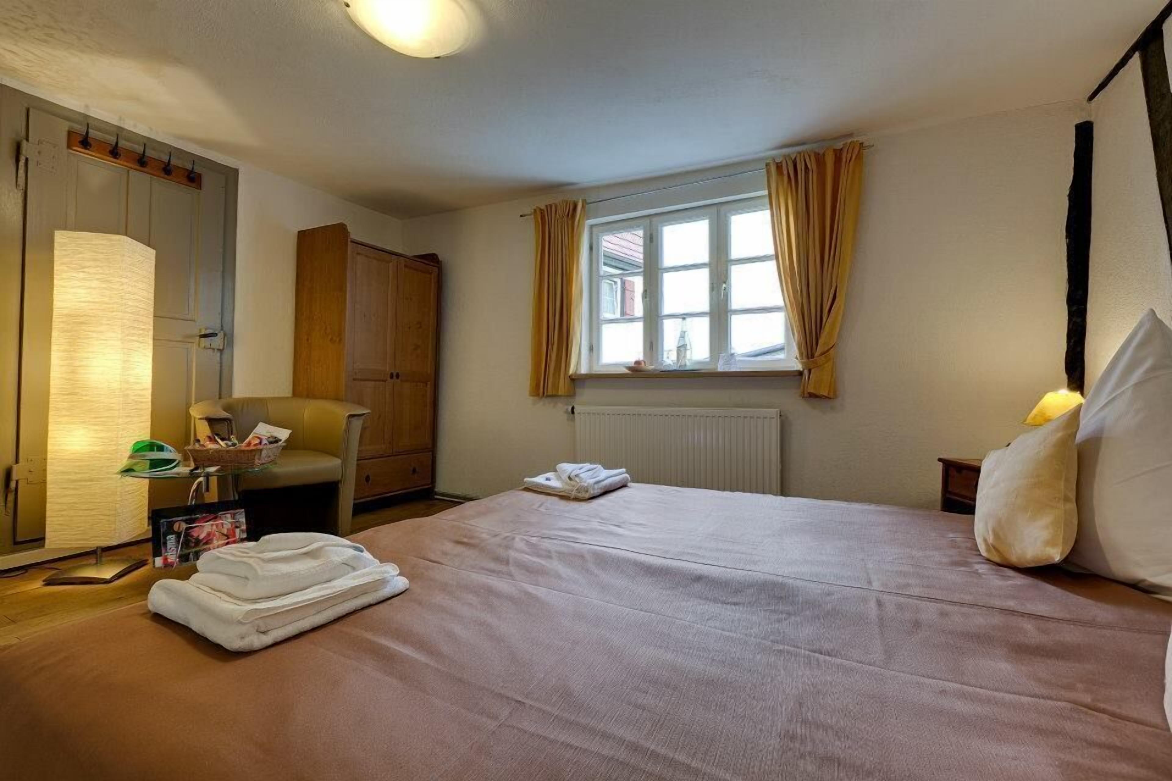double room (küferkammer) | in-room safe, individually decorated, individually furnished, desk