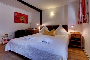 Zimmersafe, individuell dekoriert, individuell eingerichtet