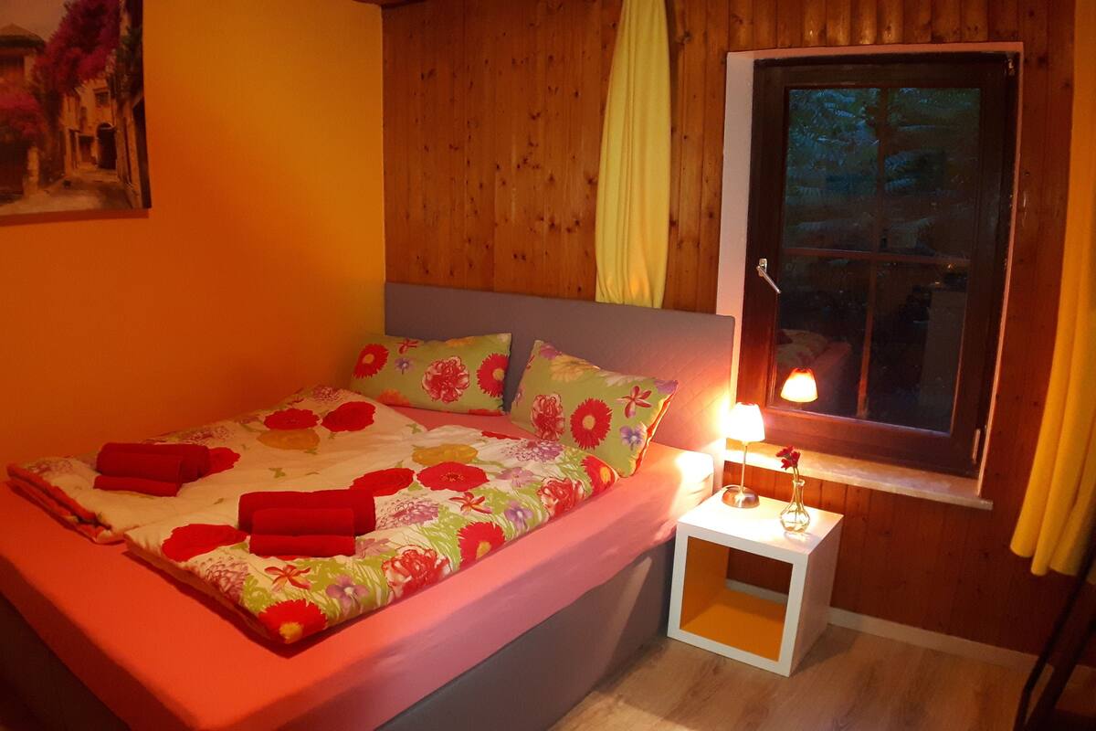 Kahden hengen huone (yksi tai kaksi sänkyä) (Toscana) | Minibaari, yksilöllisesti sisustettu, yksilöllisesti kalustettu