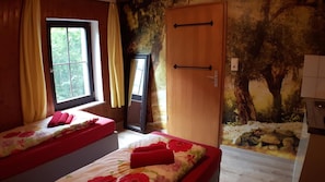 Minibaari, yksilöllisesti sisustettu, yksilöllisesti kalustettu