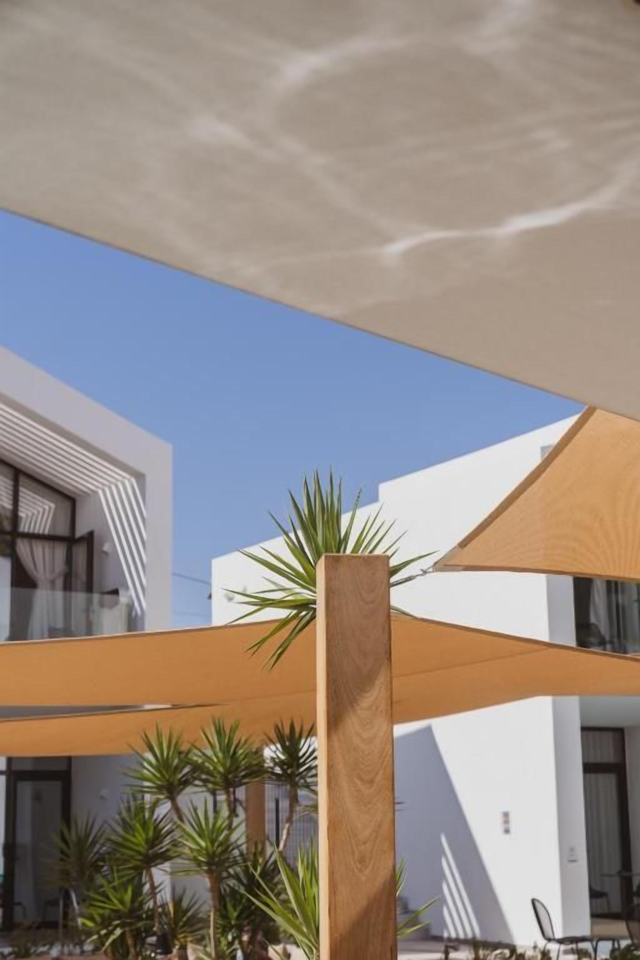 المنطقة المحيطة بالمنشأة