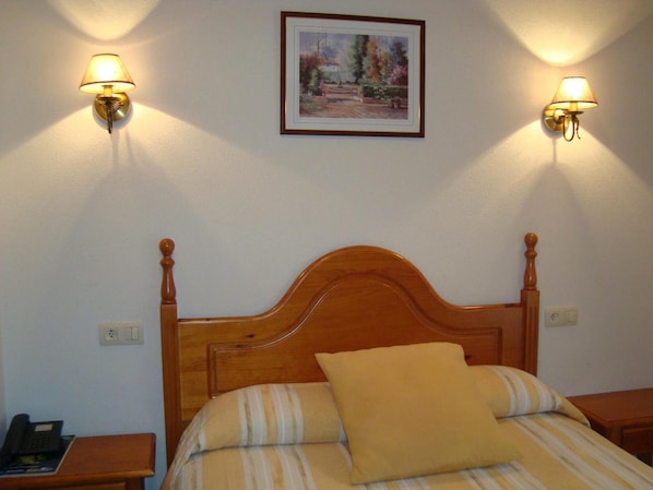 Free WiFi, bed sheets