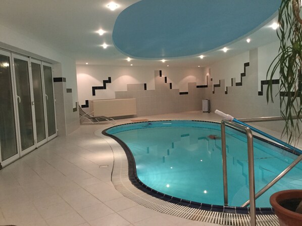 Indoor pool, outdoor pool, sun loungers - Justyna (Pardubice)