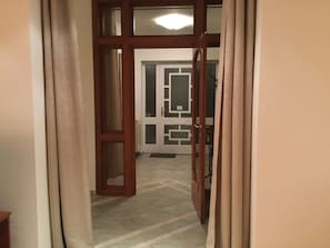 60-inch flat-screen TV with cable channels, TV, Netflix - Justyna (Pardubice)