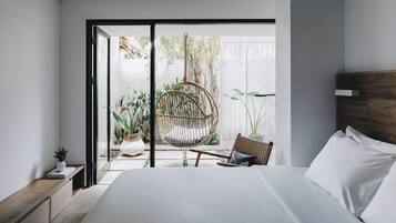 In-room safe, desk, iron/ironing board, free WiFi