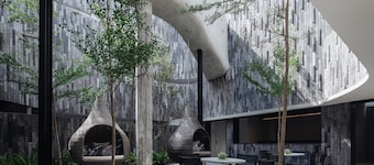 Lloyd's Inn Bali