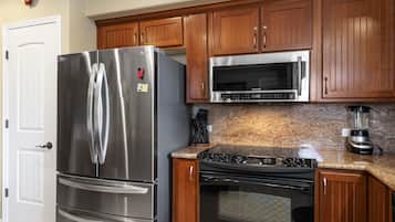 Villa, 2 Bedrooms | Private kitchen | Fridge, oven, coffee/tea maker, toaster