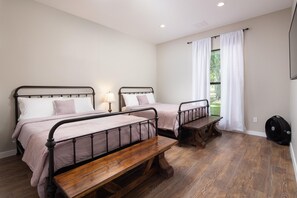 Maison, plusieurs chambres | 8 chambres, fer et planche Ă repasser, accĂšs au Wi-Fi (inclus)