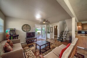 Cottage, 1 Bedroom | Living room