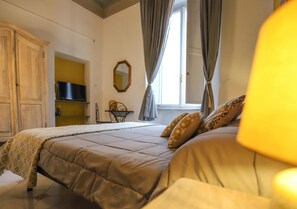 Coffres-forts dans les chambres, ameublement personnalisé, bureau