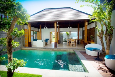 Apple Villa and Apartment