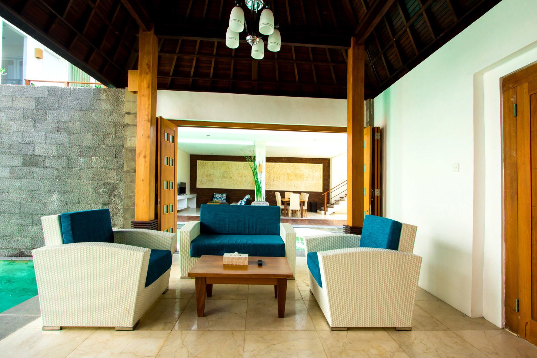 Villa, 2 habitaciones | Sala de estar | Televisión de pantalla plana 