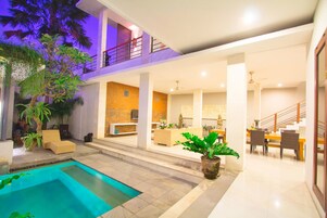 Vila, 5 quartos | Frigobar, Wi-Fi de cortesia, roupa de cama