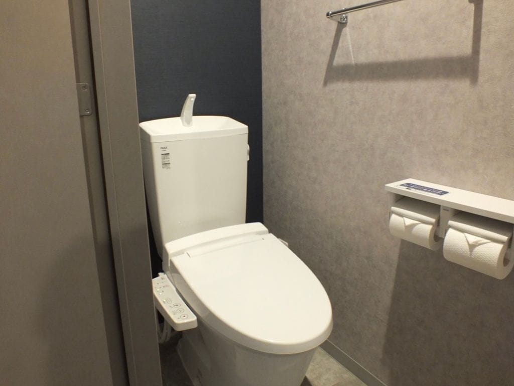 in-room safe, blackout curtains, free wifi, bed sheets