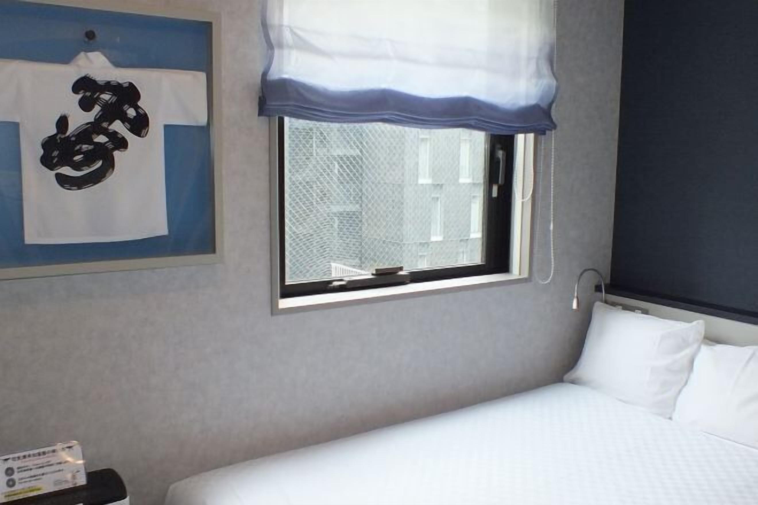 Zimmersafe, Verdunkelungsvorhänge, kostenloses WLAN, Bettwäsche