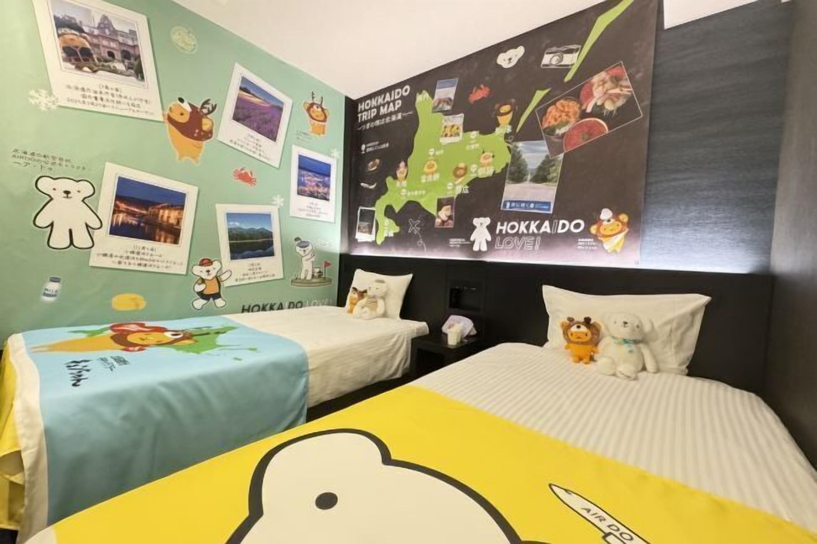 セーフティボックス (室内)、遮光カーテン、WiFi (無料)、ベッドシーツ