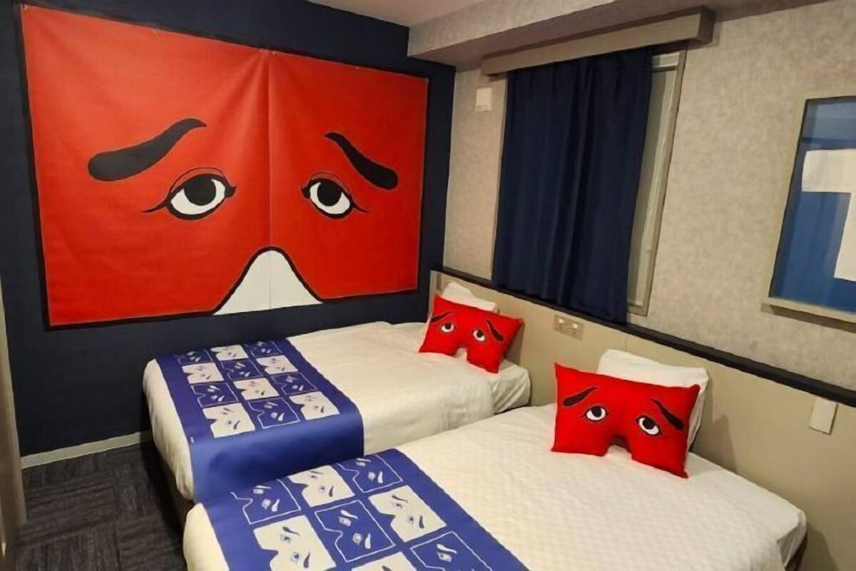 In-room safe, blackout curtains, free WiFi, bed sheets