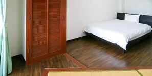 Desk, blackout drapes, soundproofing, free WiFi