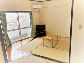 Japanese Style Room (smoking only on balcony) last check-in until 22:00 | Desk, blackout drapes, soundproofing, free WiFi - Sunset Hills Inn Naha (Naha)