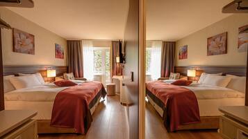 Habitación estándar con 1 cama matrimonial o 2 individuales | Ropa de cama hipoalergénica y minibar