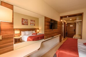 Double Room, Balcony (Mountain and Lake View) | Hypo-allergenic bedding, minibar, in-room safe, desk - Sunday Schwarzbachtal Hideaway Resort (Markneukirchen)