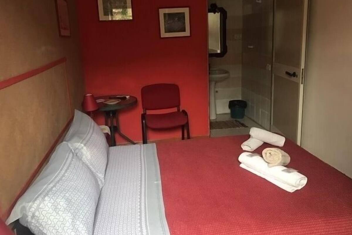 Chambre Double, 1 lit double, non-fumeurs | Chambres insonorisées, Wi-Fi gratuit, draps fournis