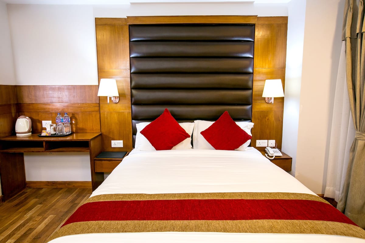 In-room safe, desk, soundproofing, iron/ironing board