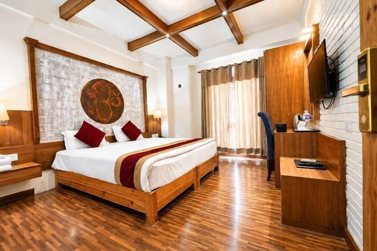 In-room safe, desk, soundproofing, iron/ironing board (on request)