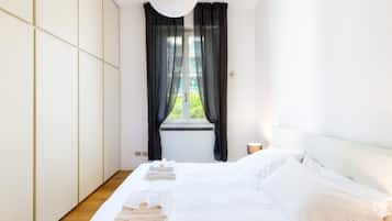 Appartement, 4 slaapkamers, 2 badkamers | 4 slaapkamers, individueel gemeubileerd, een bureau