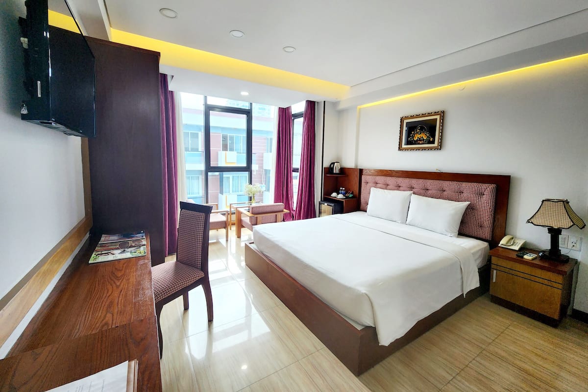 Deluxe Double or Twin Room, City View | Hypo-allergenic bedding, down comforters, minibar, in-room safe