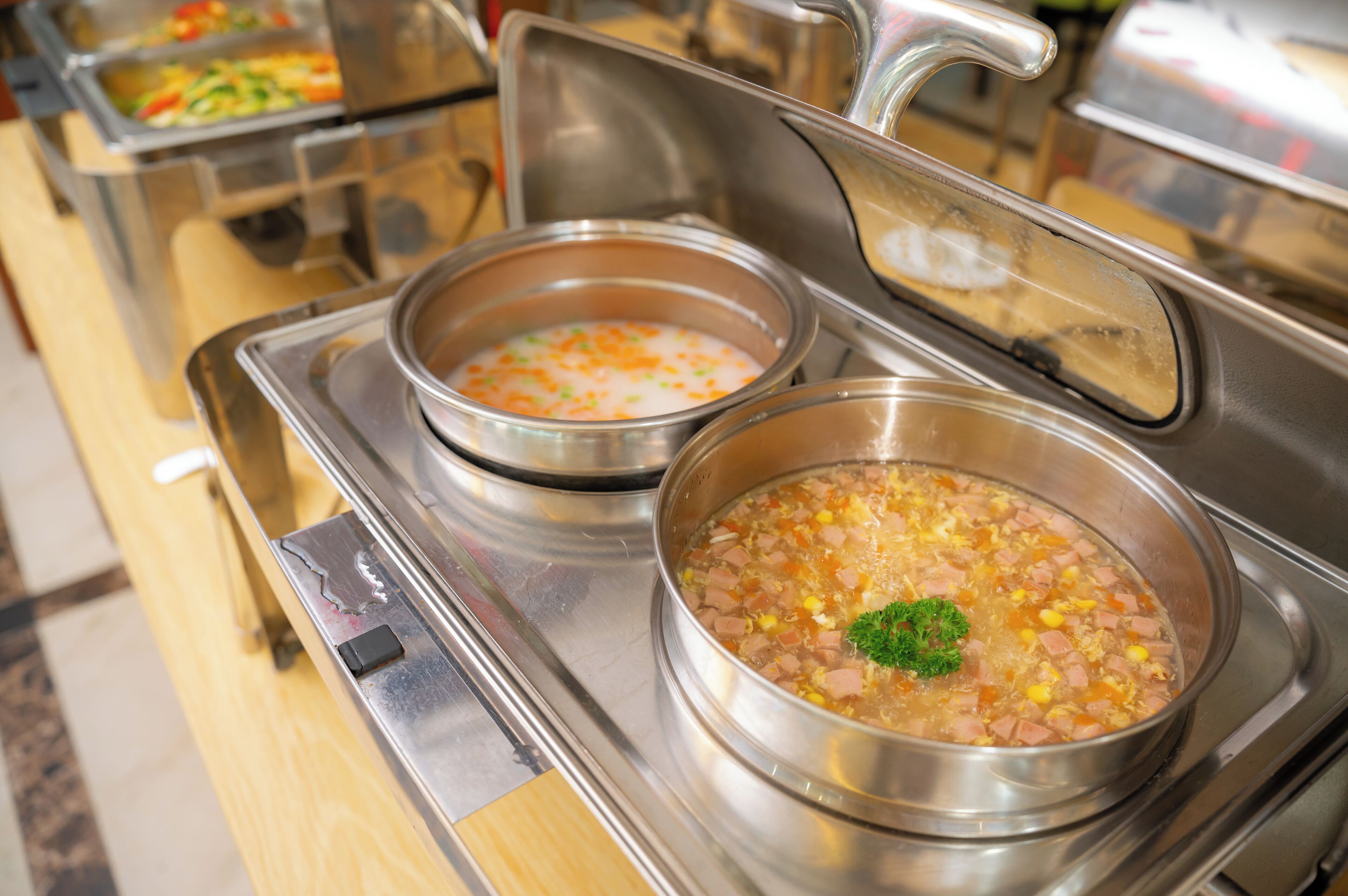 Tägliches Frühstücksbuffet (250000 VND pro Person)