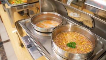 Tägliches Frühstücksbuffet (250000 VND pro Person)